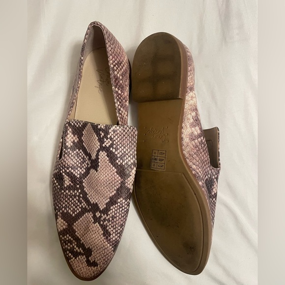 Crown Vintage Snake Flats - Picture 2 of 3